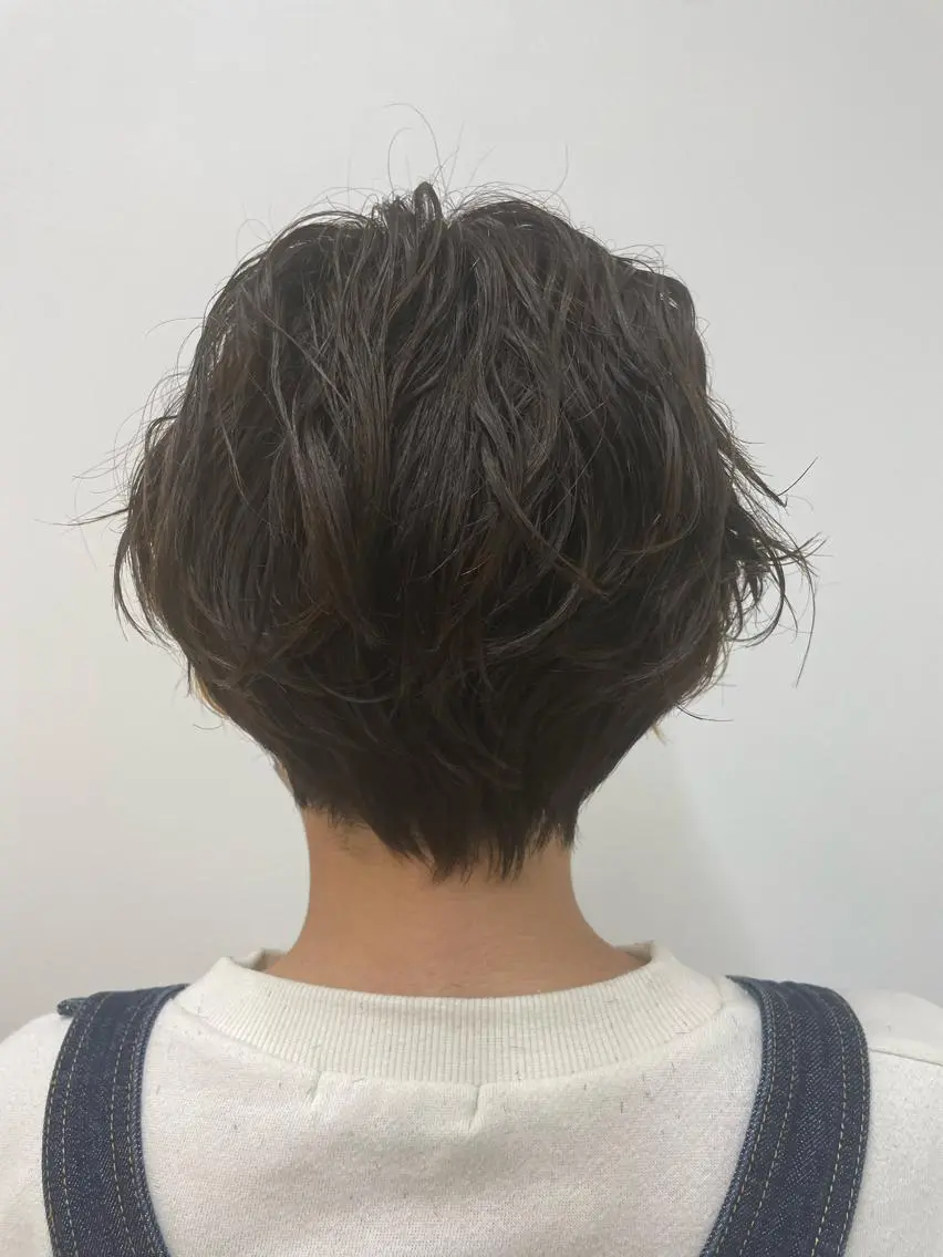 ショート パーマ 中根 麻友香のヘアスタイル