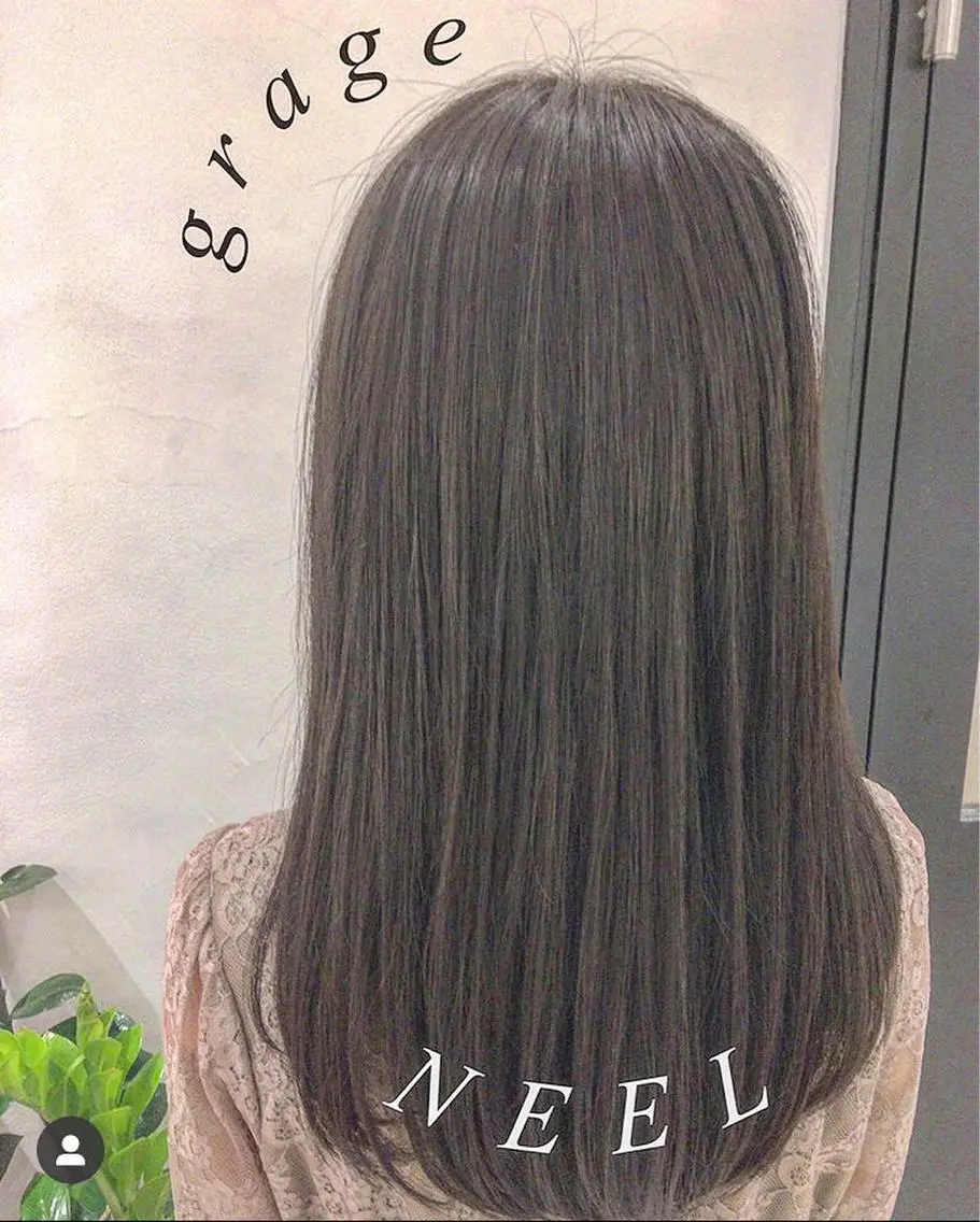 セミロング カラー ヘアアレンジ 透明感カラー グレージュ ハイライトカラー ハイライト エグチ アキラのヘアスタイル