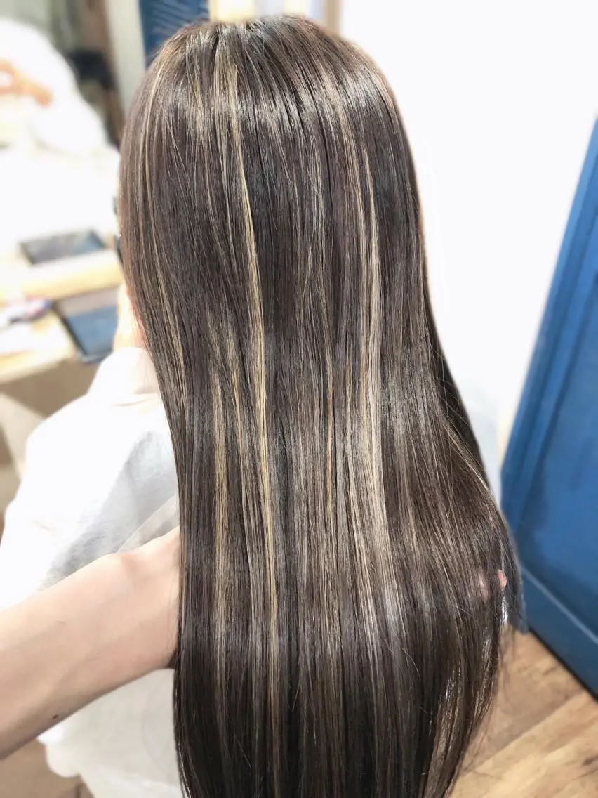 ロング カラー アディクシーカラー ブリーチ ケアブリーチ ハイライトカラー ハイライト カット ヘアカラー トリートメント 浦山 和之のヘアスタイル