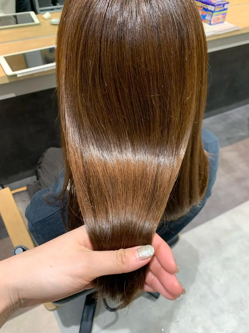 セミロング トリートメント カット 縮毛矯正 トリートメント hubhair レイヤー/透明感のヘアスタイル