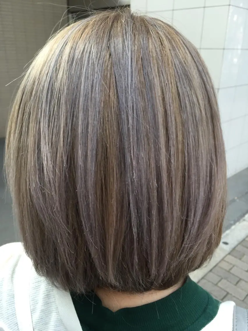 ミディアム カラー ベージュカラー ダブルカラー yui .のヘアスタイル