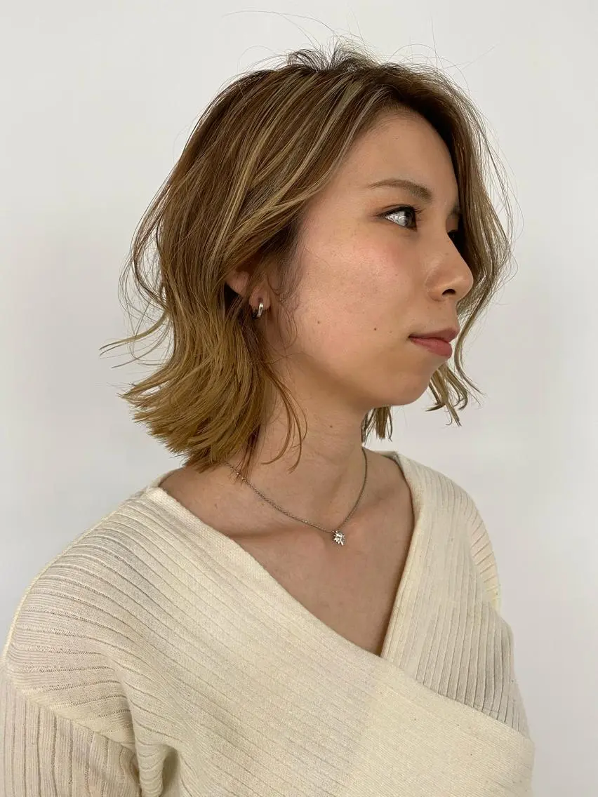 ミディアム カラー KOOKI スティードトーキョーのヘアスタイル