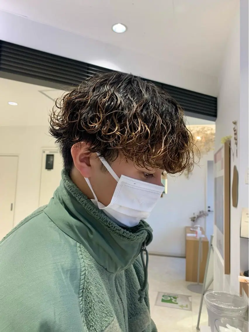 ショート パーマ メンズ メンズパーマ 波巻きパーマ カット パーマ メンズカット・ パーマ🎈はなさかのヘアスタイル