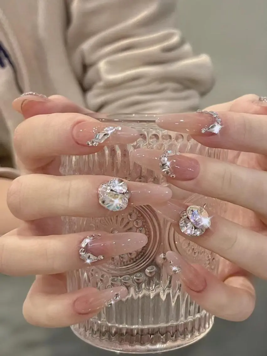 ネイル ハンドネイル 💕リリ 🩷のネイルデザイン