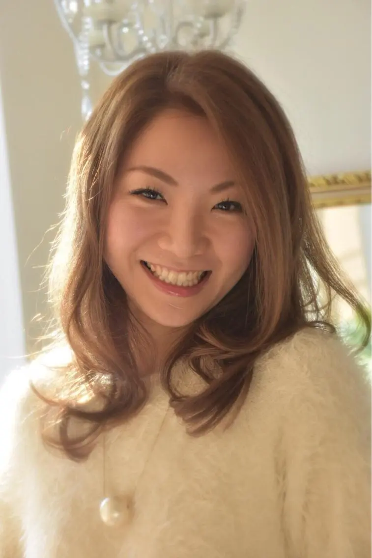 セミロング カラー アッシュ レイヤーカット 長谷川 浩章のヘアスタイル