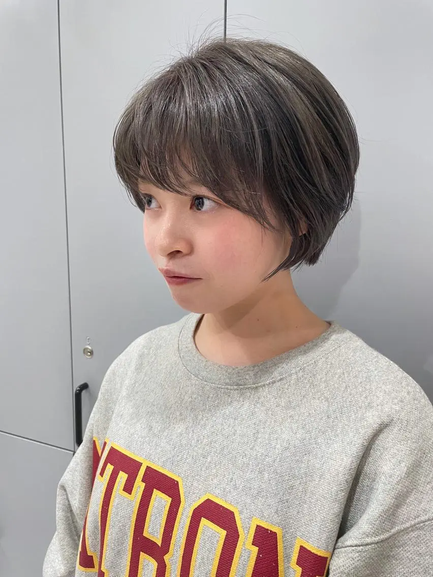 ショート カラー ショートボブ グレージュ ボブ ショートヘア カット ヘアカラー 狩野 羅夢のヘアスタイル