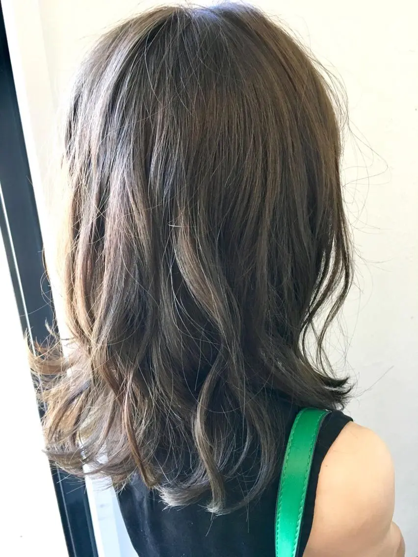セミロング カラー ブラウンカラー グレージュ 川合 勇気のヘアスタイル