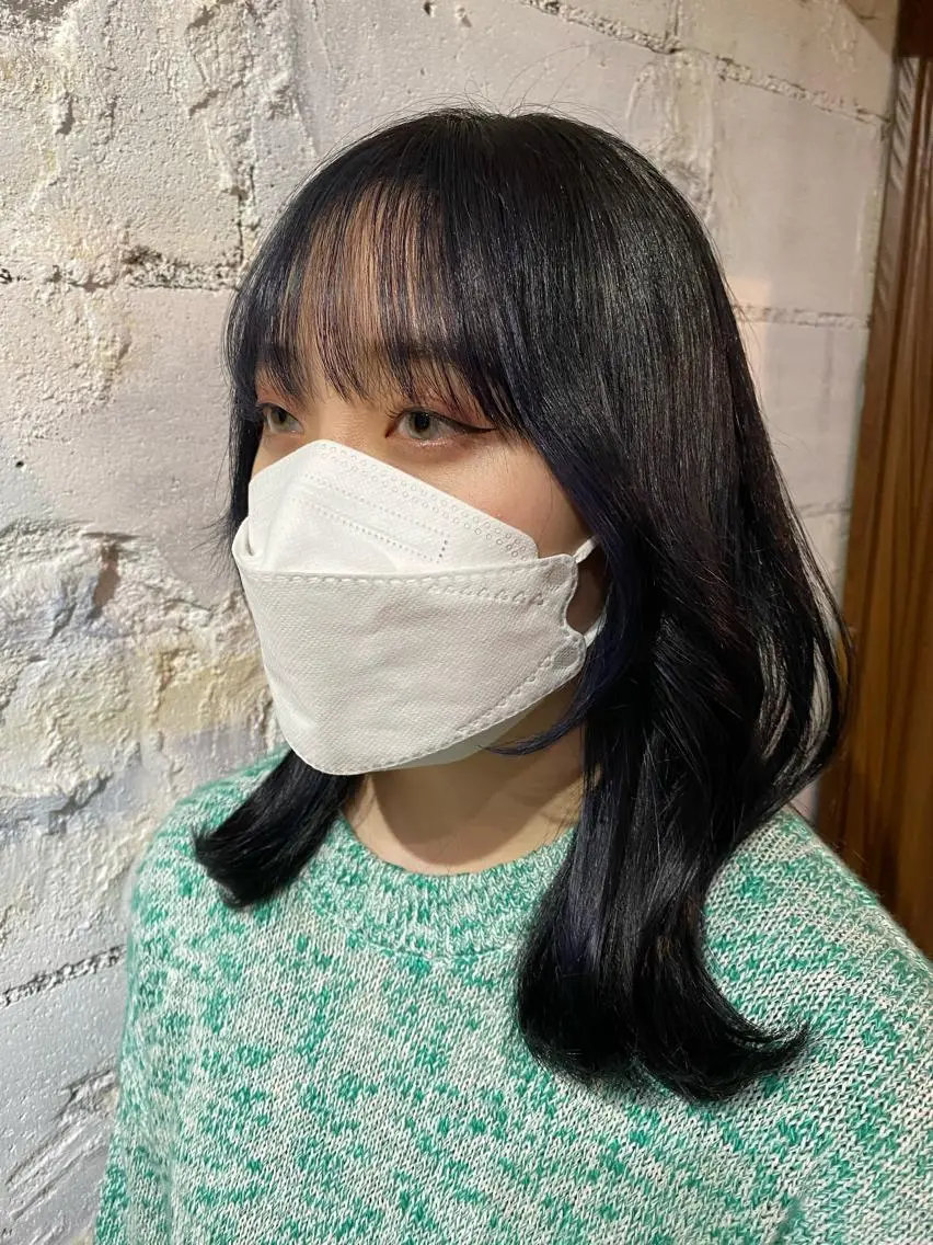 ミディアム カラー ヘアアレンジ ネイビーカラー くびれヘア カット ヘアカラー トリートメント 【韓国レイヤー特化 ハッシュカット】のヘアスタイル