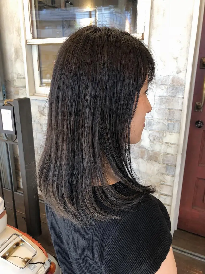 セミロング カラー グレージュ カット ヘアカラー トリートメント hair salon Zöld.のヘアスタイル