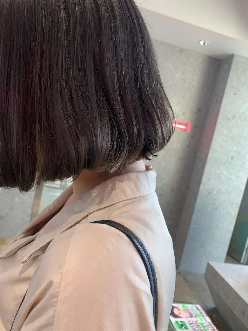 ショート カラー グレージュ カット ヘアカラー トリートメント 山下 千明のヘアスタイル