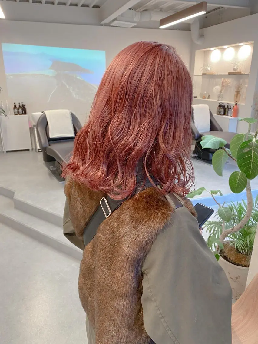 ミディアム カラー ベージュカラー ピンクカラー ピンクベージュ カット ヘアカラー トリートメント ハイトーン×似合わせ 🌱中川慎之介のヘアスタイル