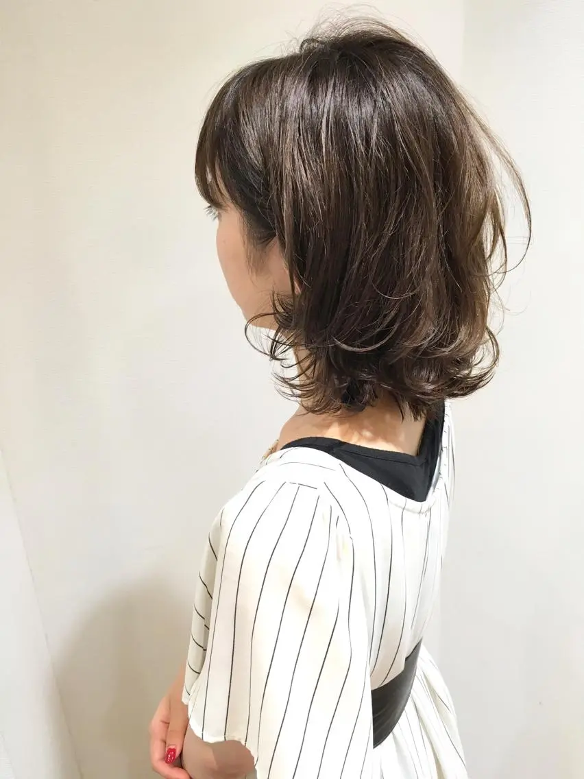 ショート カラー グレージュ ボブ レイヤーカット ディレクター ノナカのヘアスタイル