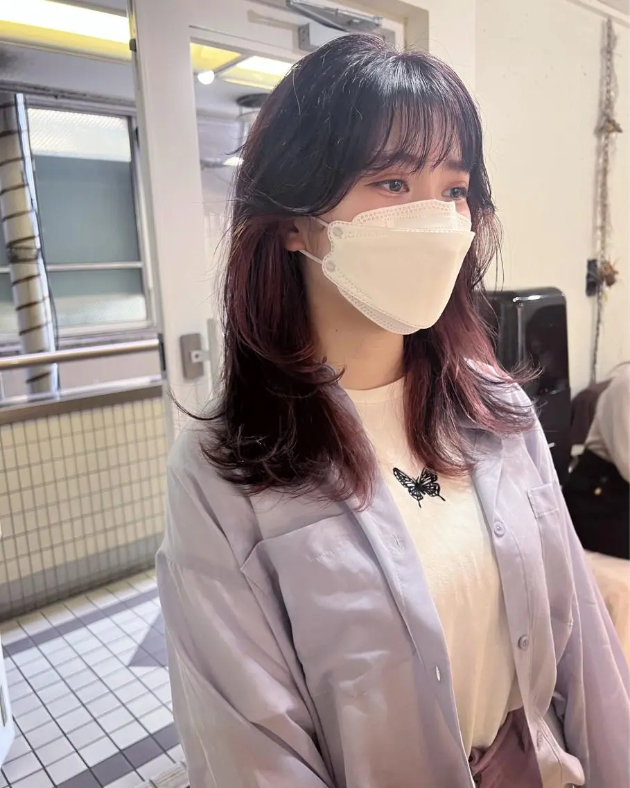 セミロング カラー インナーカラー ピンクカラー ヘアカラー トリートメント パーマ美容師 hanaのヘアスタイル