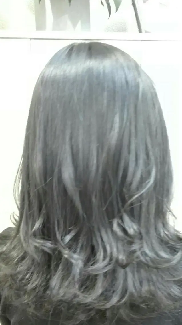 ミディアム カラー パーマ ヘアアレンジ メンズ マツエク・マツパ キッズ ネイル メンズハイライト メンズインナーカラー アッシュ アッシュグレー アッシュグレージュ ヘアカラー トリートメント MEGUMI megumiのヘアスタイル