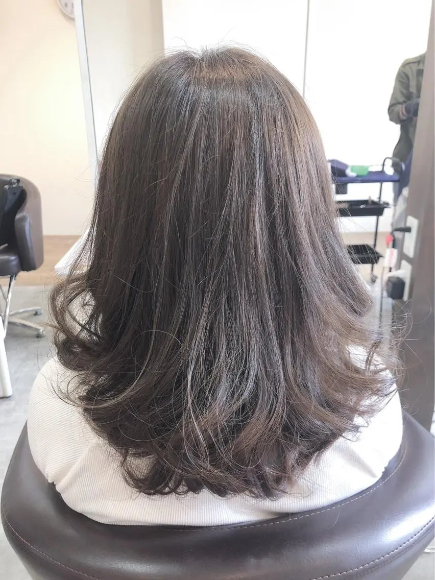 セミロング 不動令 認定カラーリストのヘアスタイル