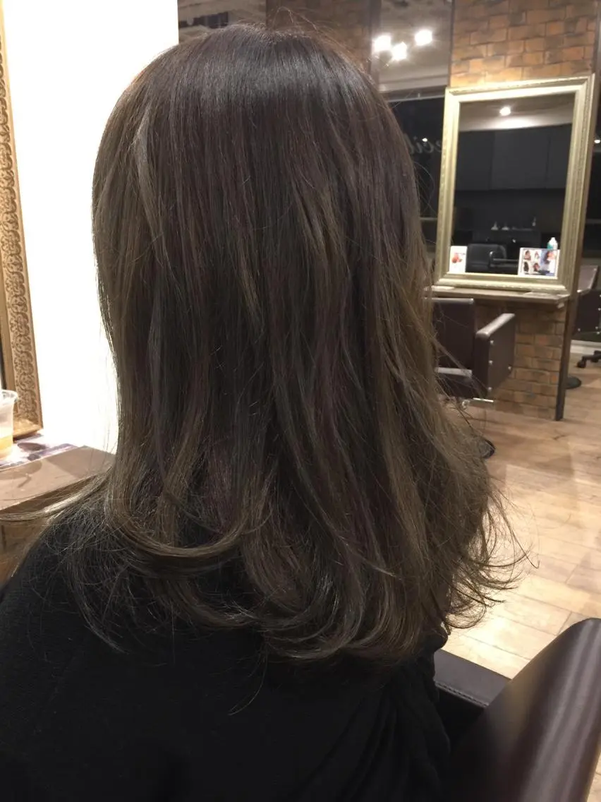 セミロング カラー グラデーションカラー 美髪・艶髪特化美容師 RYOJIのヘアスタイル