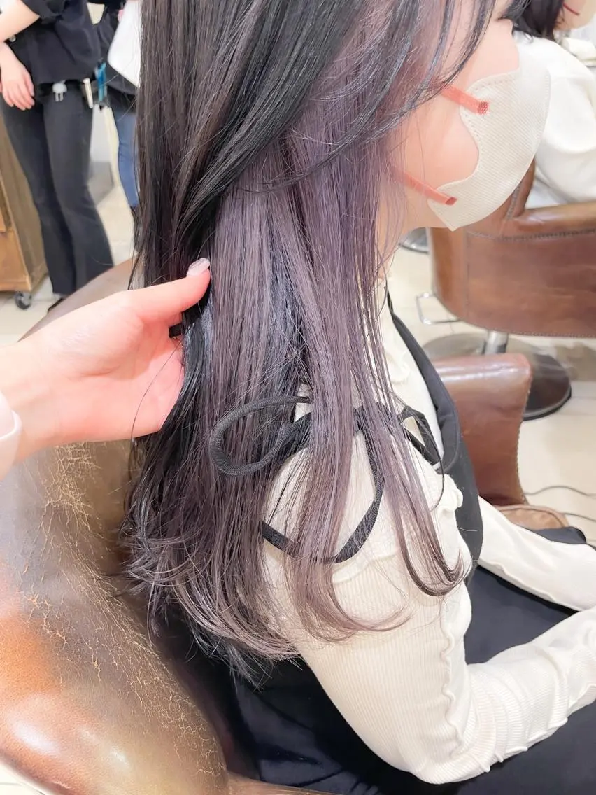 ロング カラー インナーカラー パープルカラー カット ヘアカラー トリートメント ✨カラー支持No.1 🧸ワキ カナコ🧸のヘアスタイル