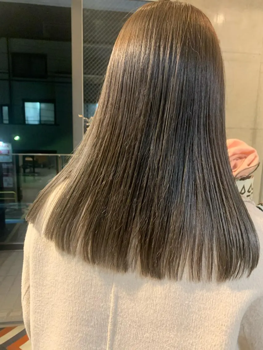 ロング カラー ヘアアレンジ オリーブカラー kana .のヘアスタイル