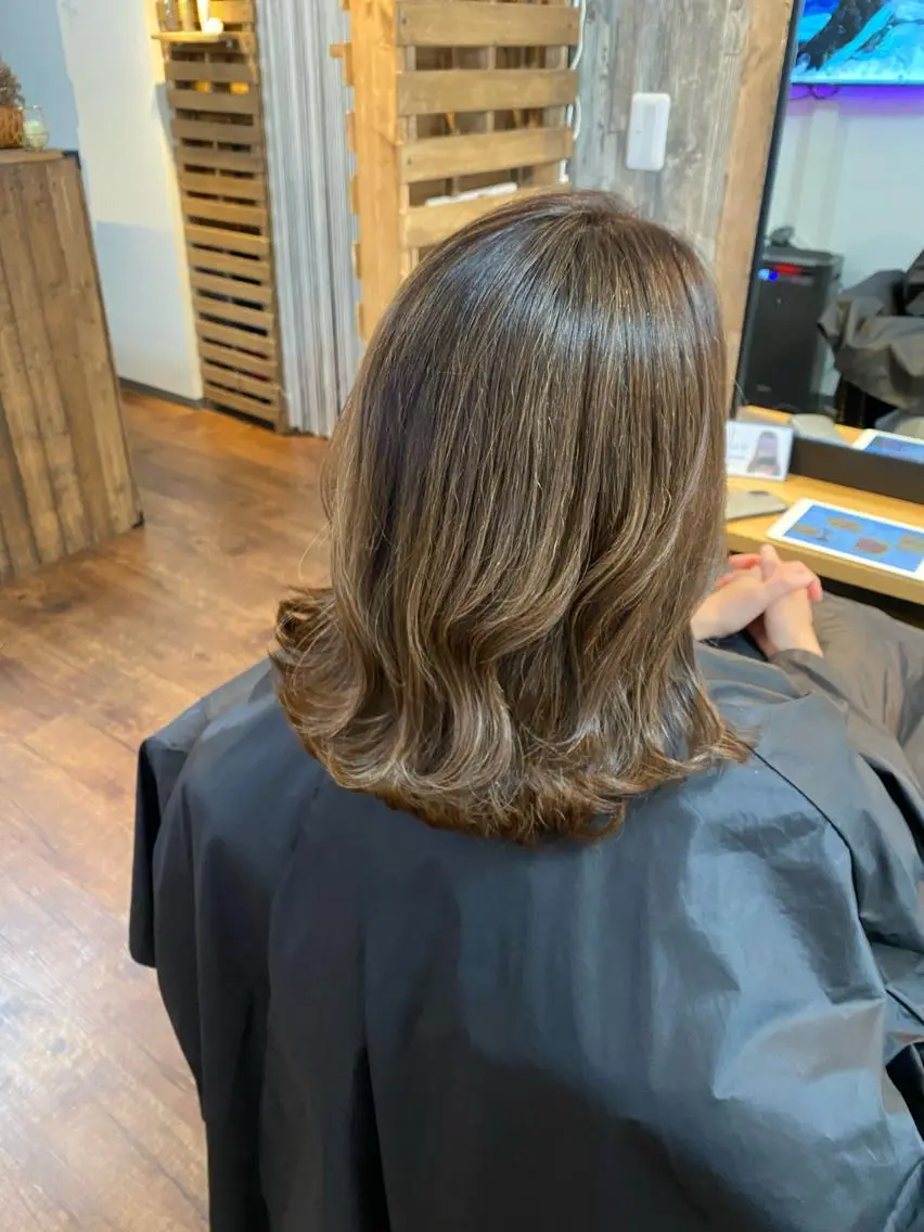 ミディアム カラー ヘアカラー Luzir⭐︎ GEN⭐︎のヘアスタイル