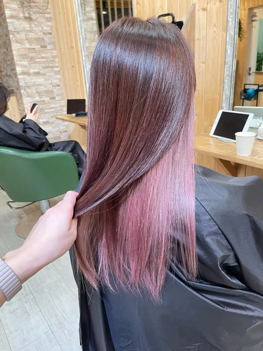 セミロング カット ヘアカラー ハイトーン belle ナホのヘアスタイル