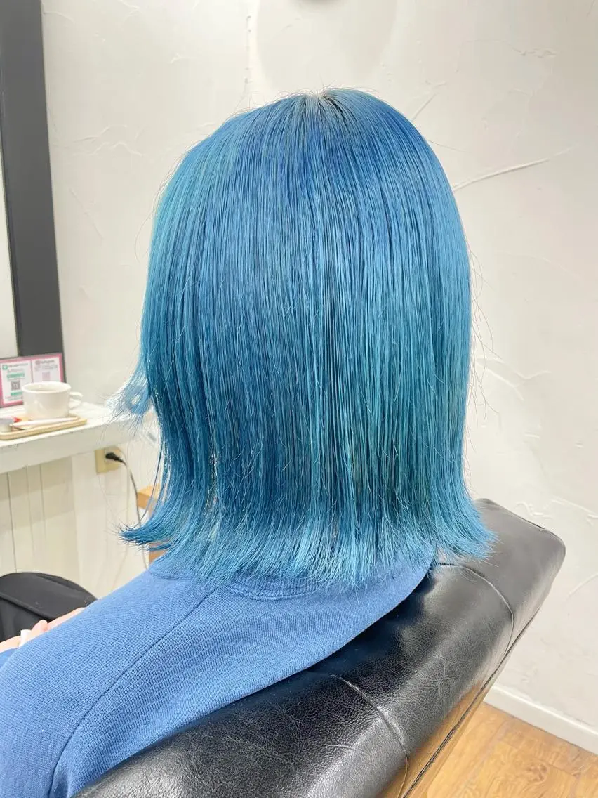 ミディアム カラー ブリーチ 青木 優歩のヘアスタイル