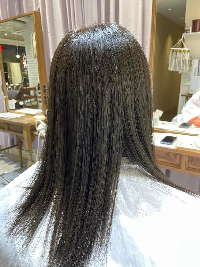 セミロング カラー アッシュ 柳井 準平のヘアスタイル
