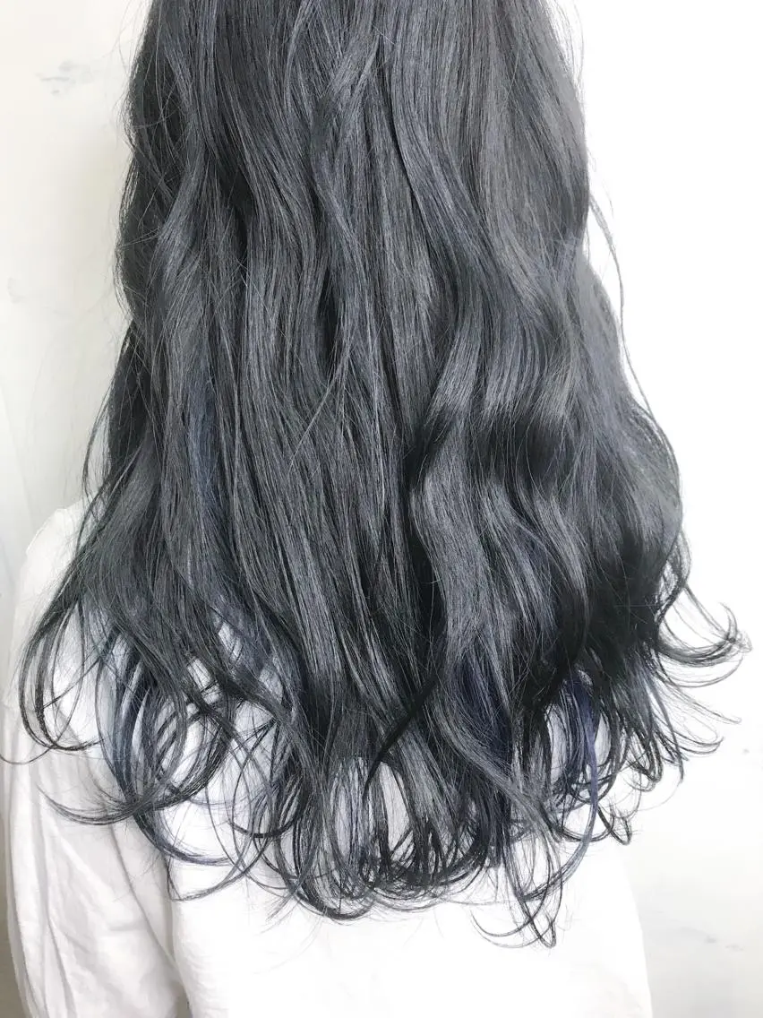 セミロング カラー 黒髪 ブルーカラー ブルーブラック ヘアカラー BOX mico.のヘアスタイル