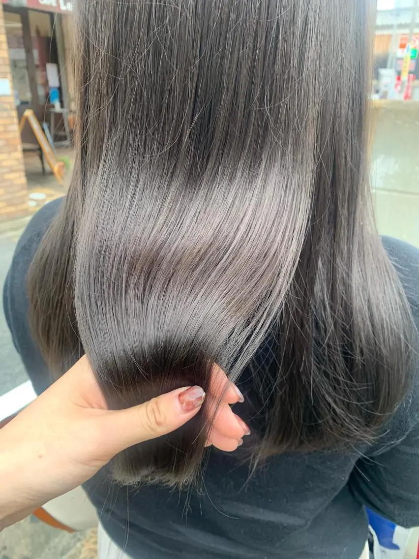 セミロング カラー 透明感カラー グレージュ hubhair レイヤー/透明感のヘアスタイル