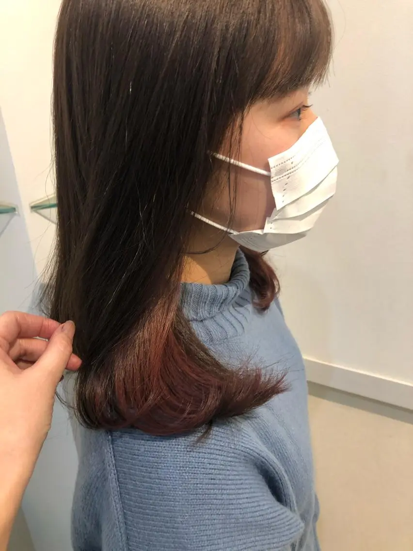 セミロング カラー ベージュカラー ブリーチ ピンクカラー ピンクパープル パープルカラー ヘアカラー 綿貫 美香のヘアスタイル