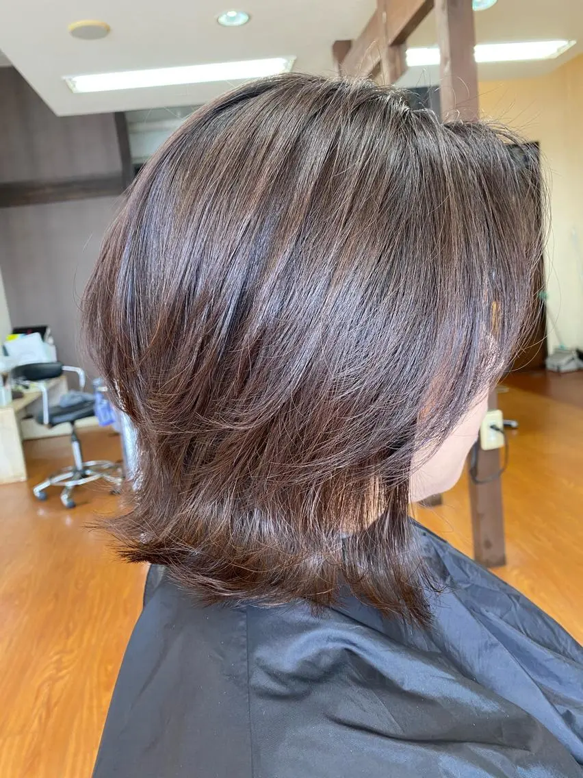ミディアム カラー ミディアムレイヤー アッシュ アッシュブラウン ブラウンカラー レイヤーカット 森 健人のヘアスタイル