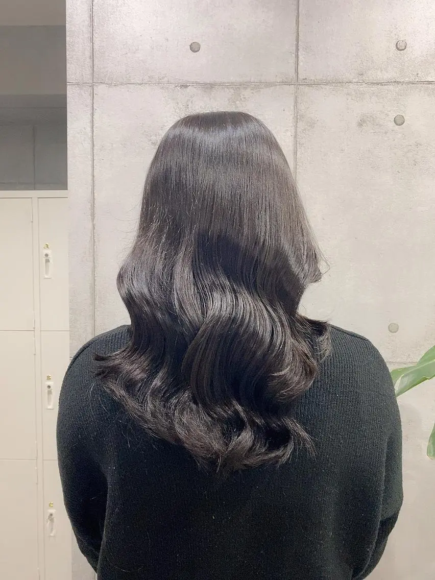 ロング カラー newi赤羽 HINATAのヘアスタイル