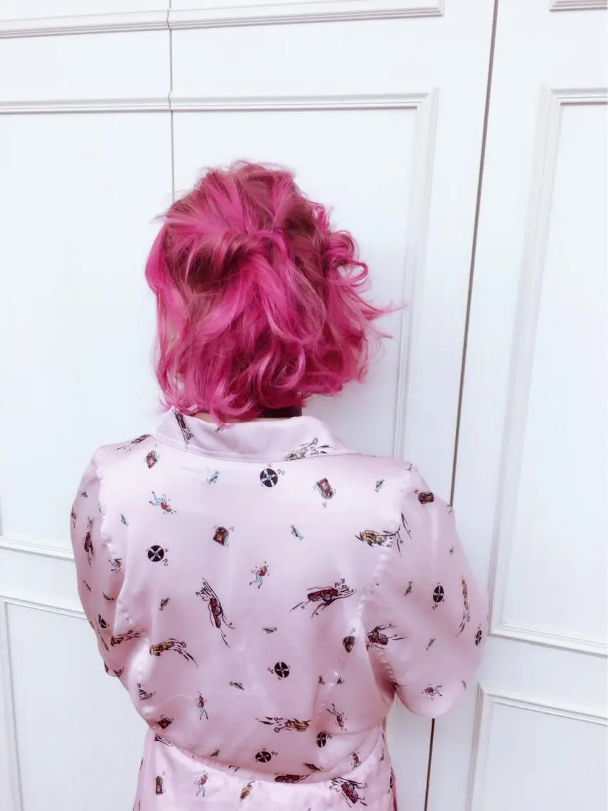 ショート カラー パーマ ヘアアレンジ ブリーチ ピンクカラー トリートメント ヘアカラー 有光 ルイのヘアスタイル