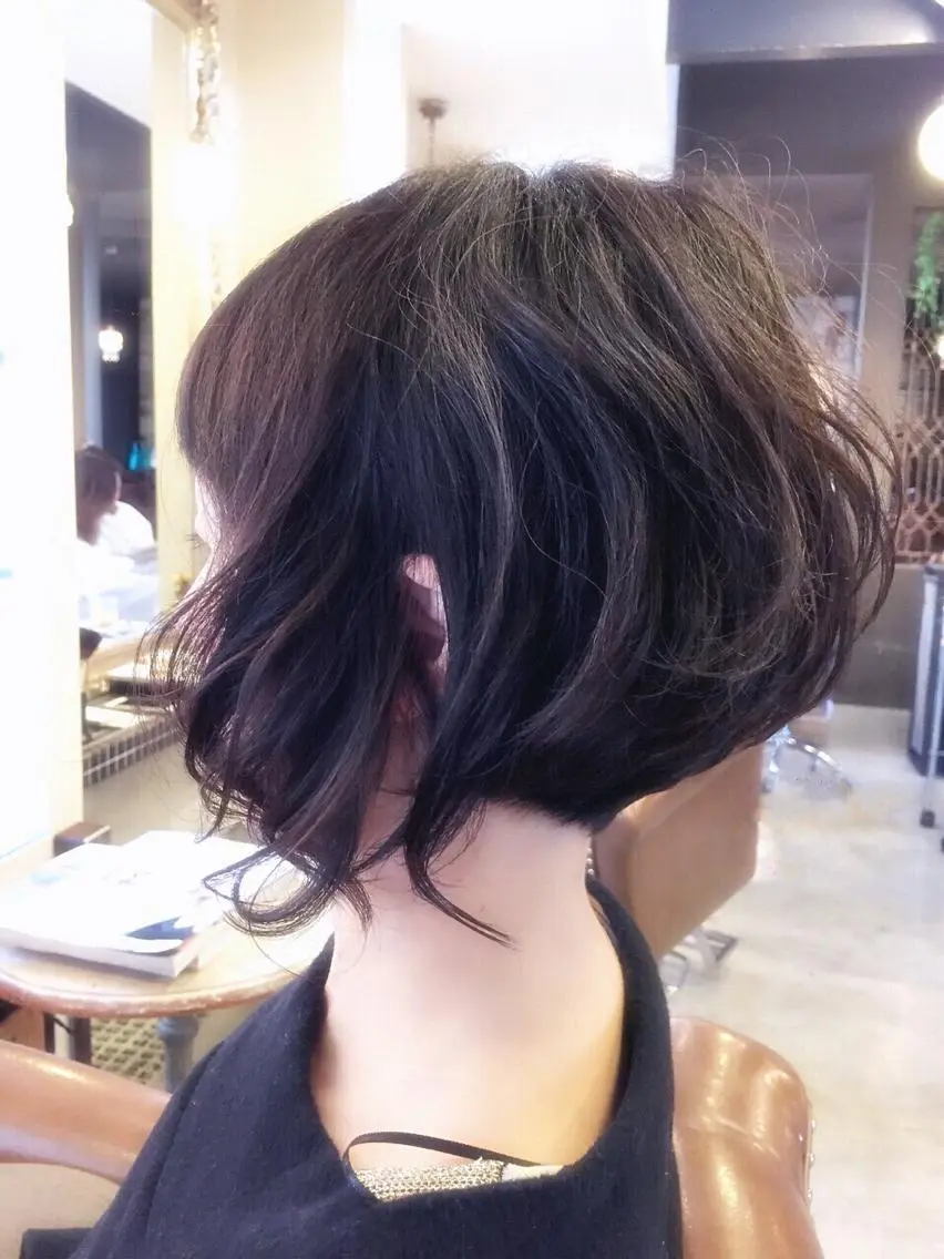 ショート ボブ Euphoria 【ユーフォリア】のヘアスタイル