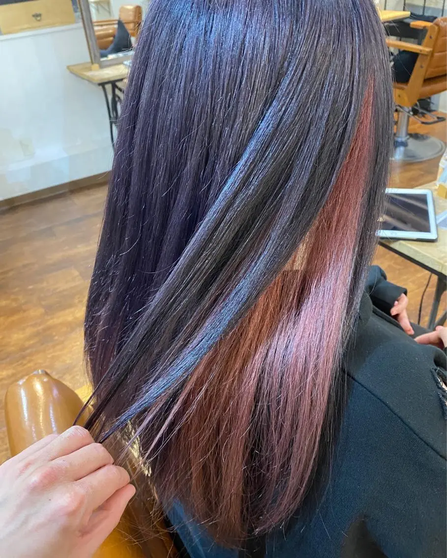 セミロング パープルカラー ヘアカラー トリートメント インナーカラー🦔 🐾KEISUKEのヘアスタイル