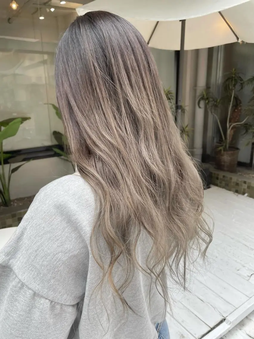 ロング カラー バレイヤージュ グラデーションカラー レイヤーカット 佐藤 魁人のヘアスタイル