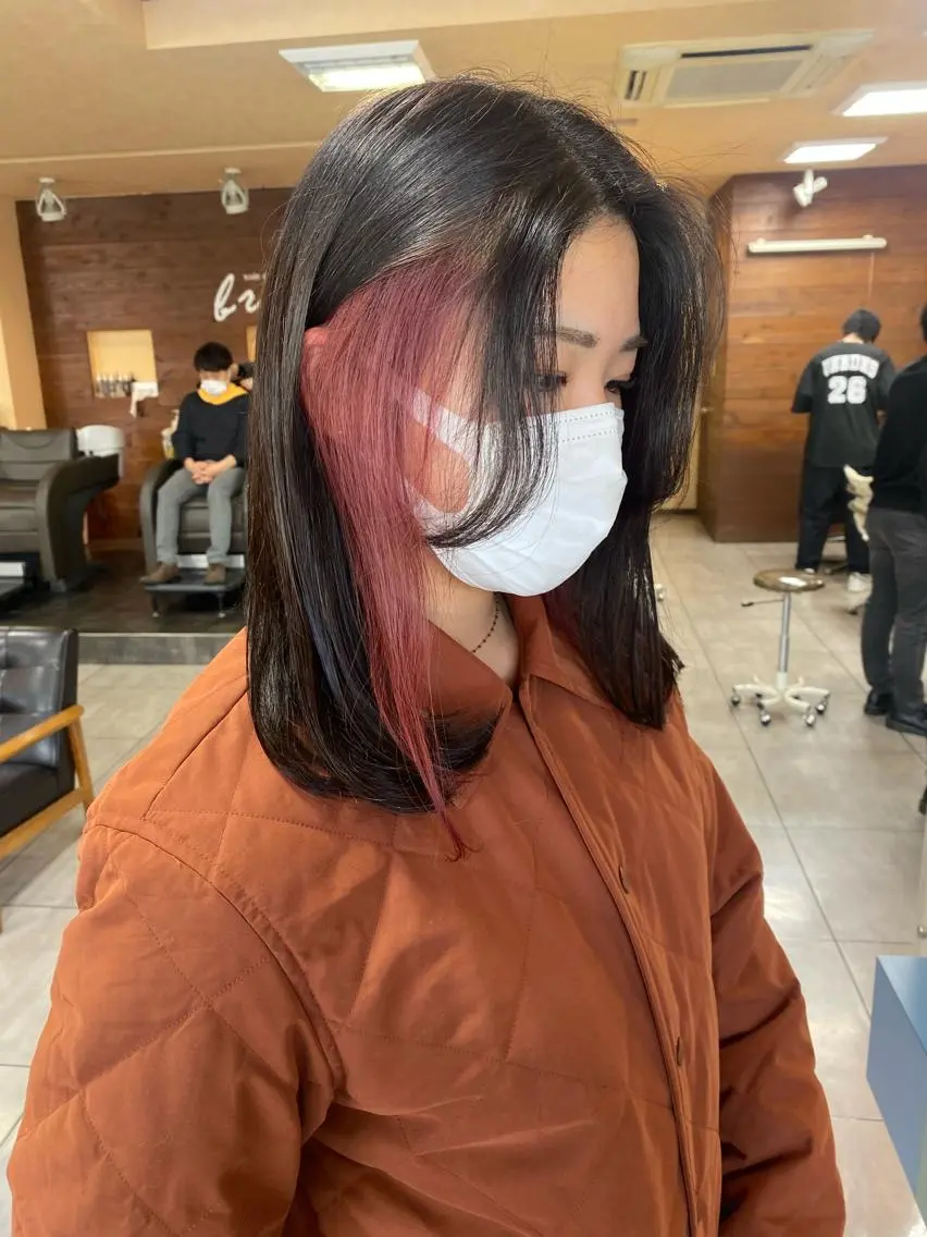 セミロング カラー パーマ ヘアアレンジ インナー×縮毛矯正 ピンクカラー澤井里菜のヘアスタイル