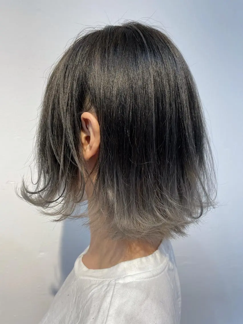 ミディアム カラー サワタ ミサのヘアスタイル