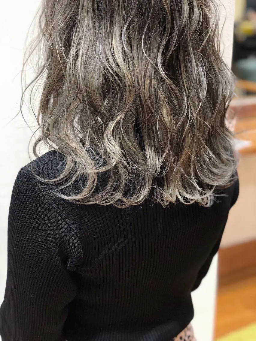 ミディアム カラー ハイライトカラー ハイライト メンズカット特化柏駅 徒歩3分LOUのヘアスタイル