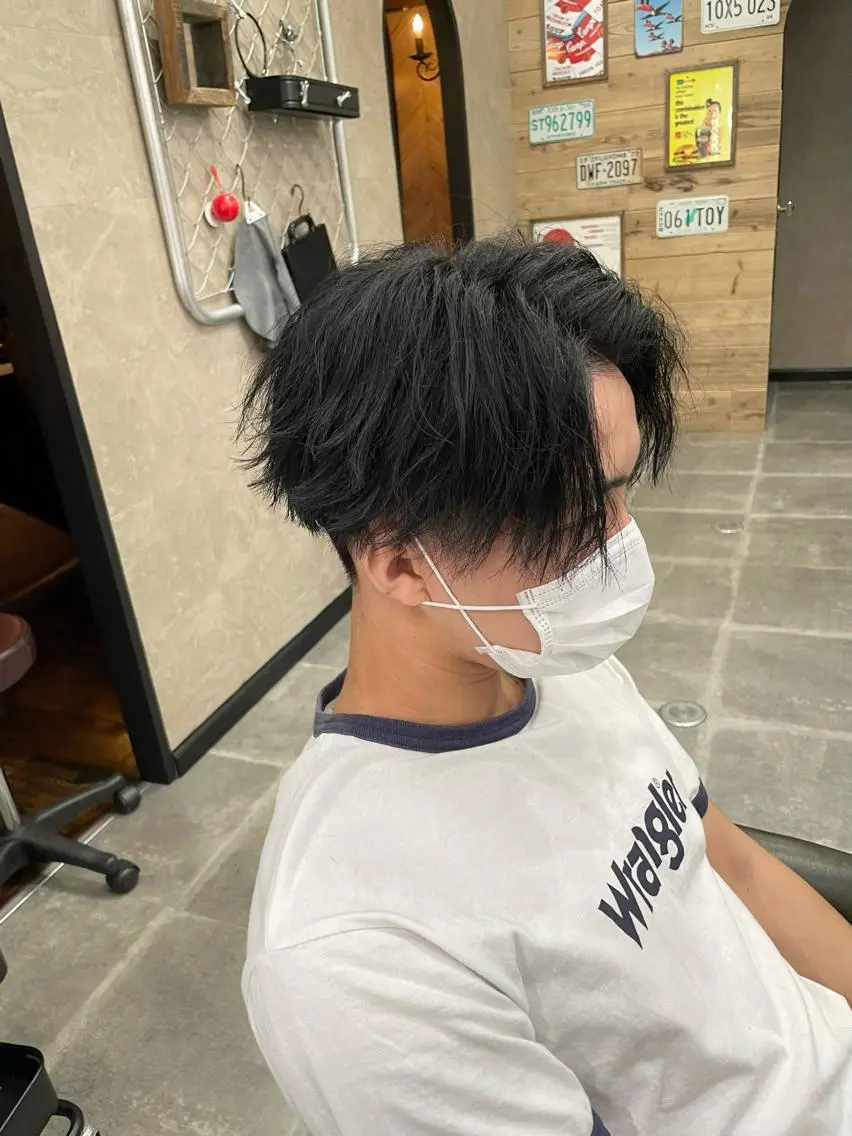 ショート カラー パーマ ヘアアレンジ メンズ キッズ ネイル マツエク・マツパ アイブロウ センターパート メンズパーマ カット メンズカット✂️ パーマ寺西優真のヘアスタイル