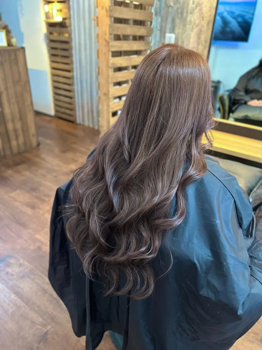 ロング カラー ベージュカラー ピンクカラー ピンクベージュ カット ヘアカラー トリートメント Luzir⭐︎ GEN⭐︎のヘアスタイル