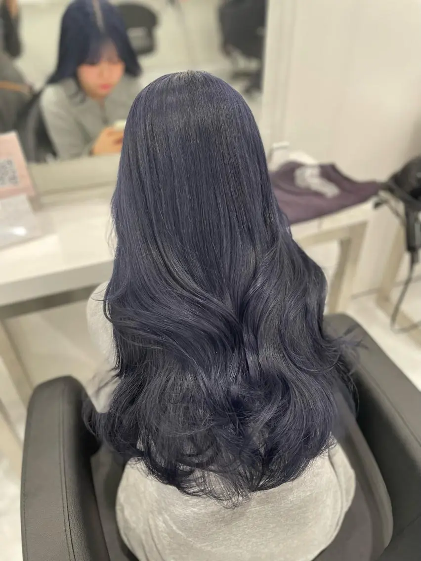 カラー カット ヘアカラー トリートメント ヘッドスパ ヘアセット 🤍ハイトーン寒色 🤍MADOKAのヘアスタイル