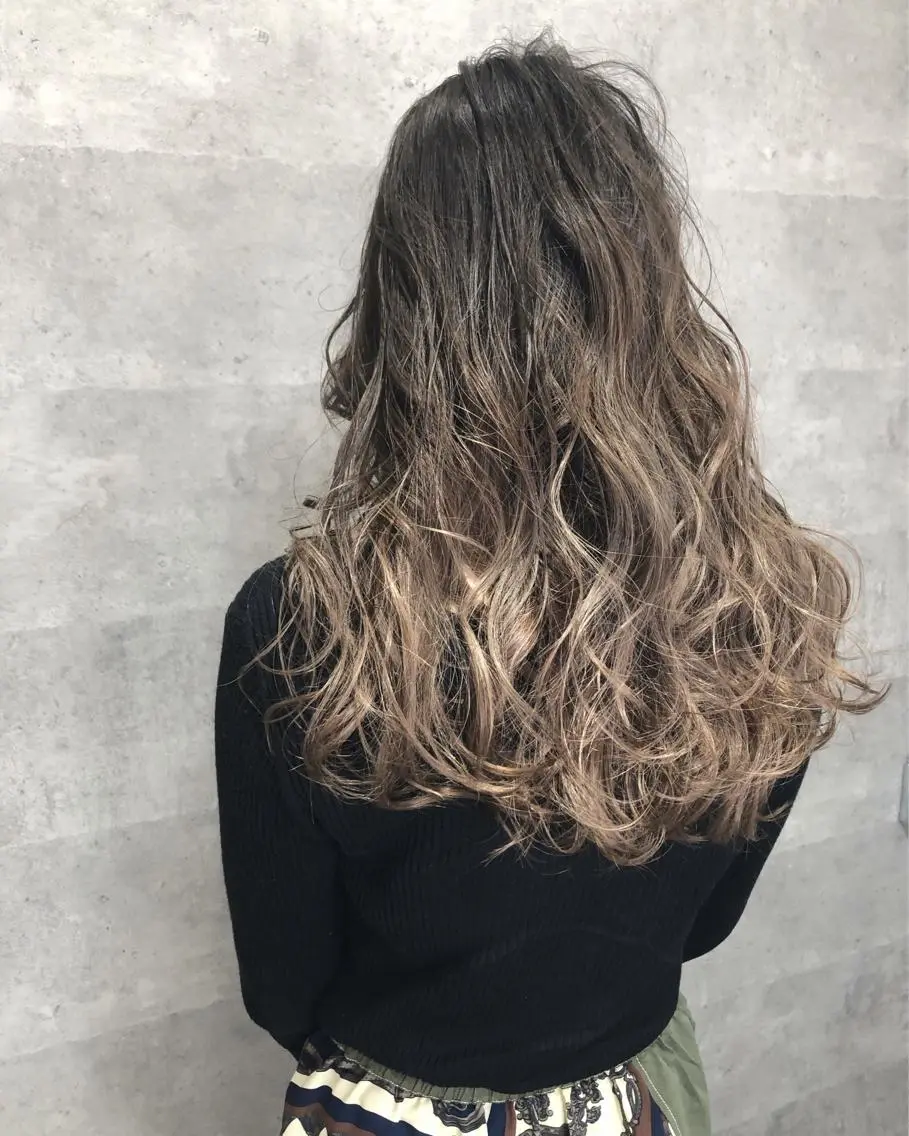 セミロング カラー 髪質改善 中川 翔のヘアスタイル
