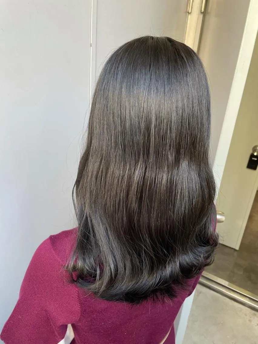 セミロング カラー グレージュ オリーブグレージュ オリーブグレー カット ヘアカラー トリートメント ヘッドスパ ヘアセット ベージュカラー💖 やすひろのヘアスタイル