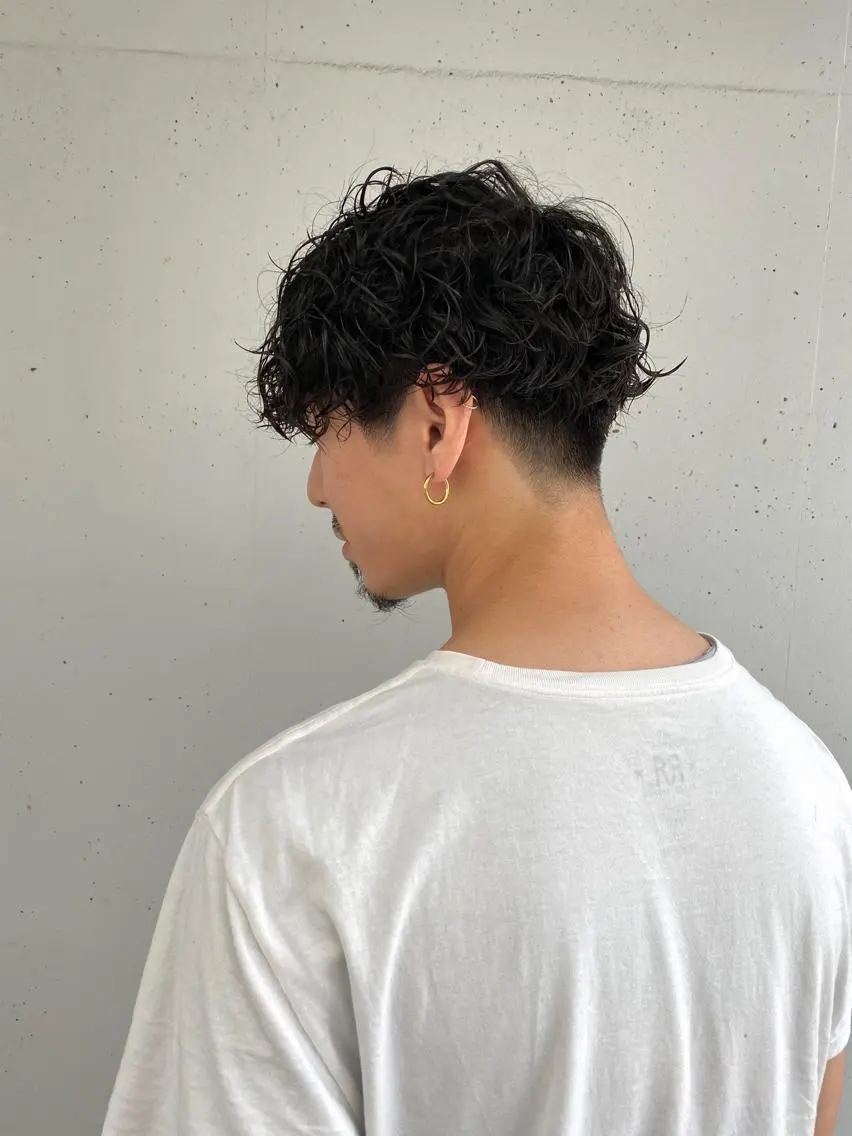 メンズ 刈り上げ カット パーマ、髪質改善 カズマのヘアスタイル