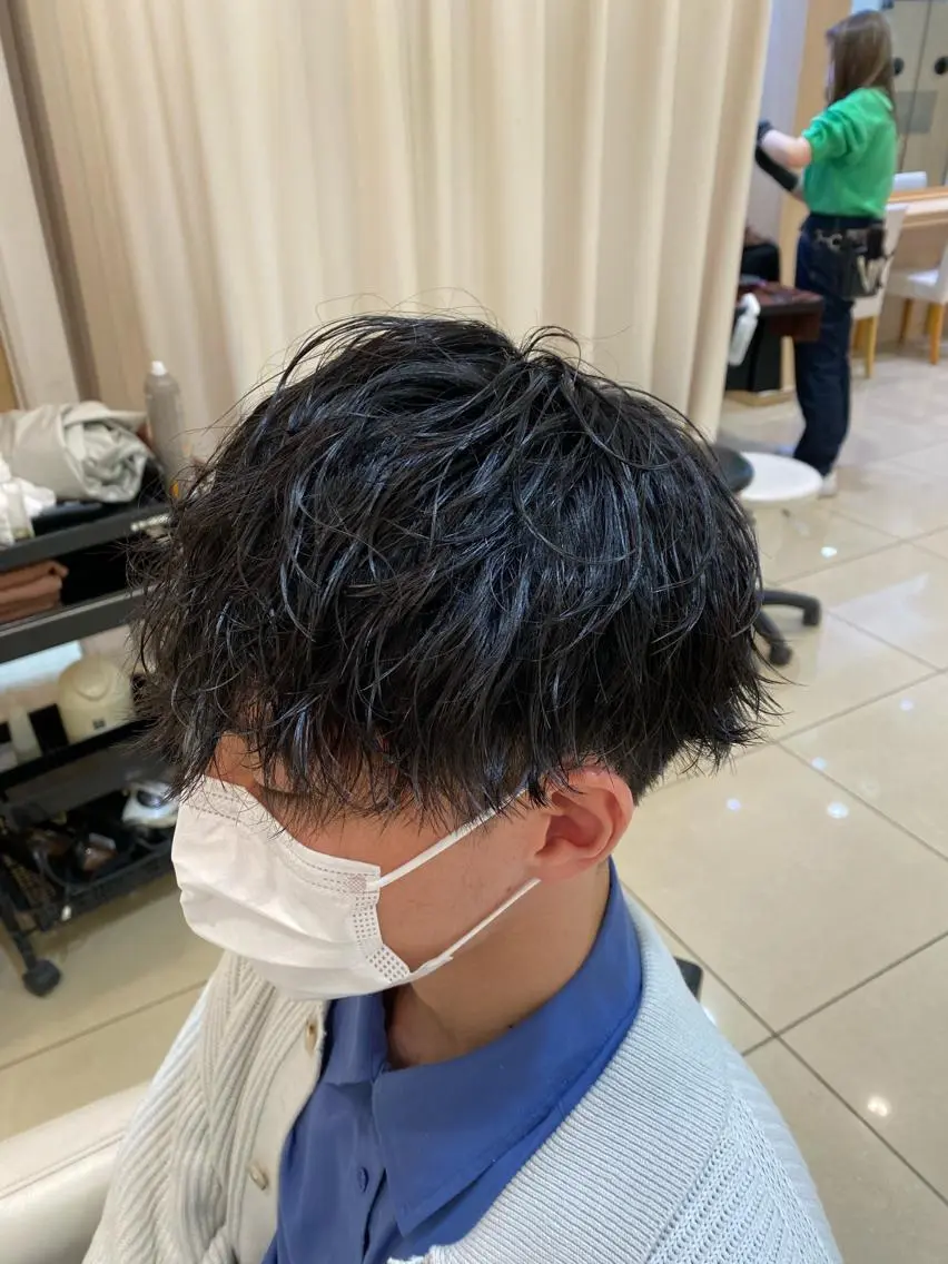 ショート パーマ メンズ カット パーマ メンズ特化型美容師 栗山勇人のヘアスタイル
