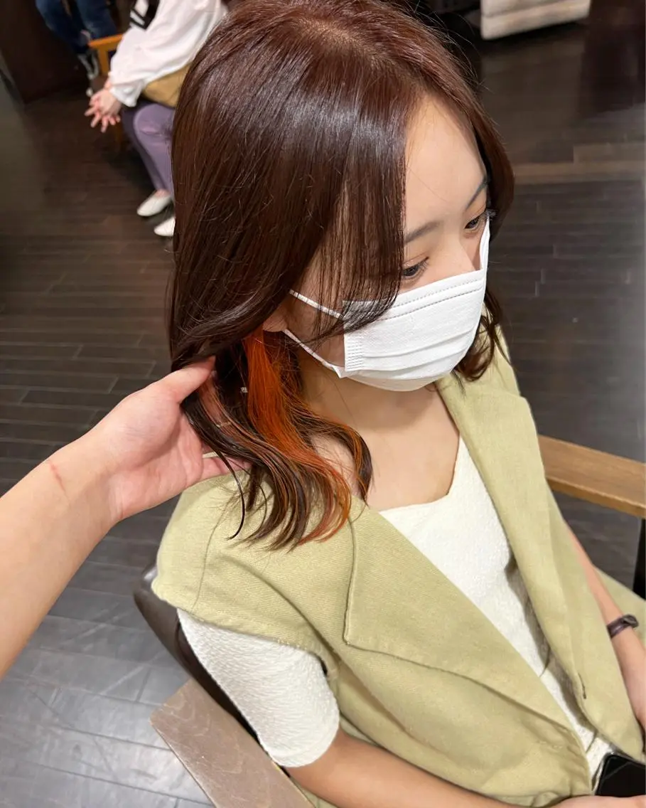セミロング カラー ブラウンカラー オレンジ オレンジブラウン 樽川 紗月のヘアスタイル