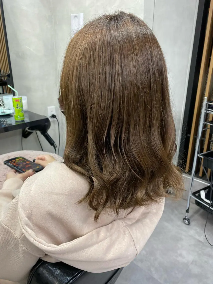 セミロング カラー ヘアアレンジ FAAM Tsuneのヘアスタイル