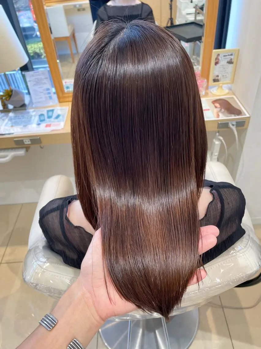 セミロング パーマ カット 縮毛矯正 トリートメント 美髪⭐︎髪質改善 井上 康司のヘアスタイル