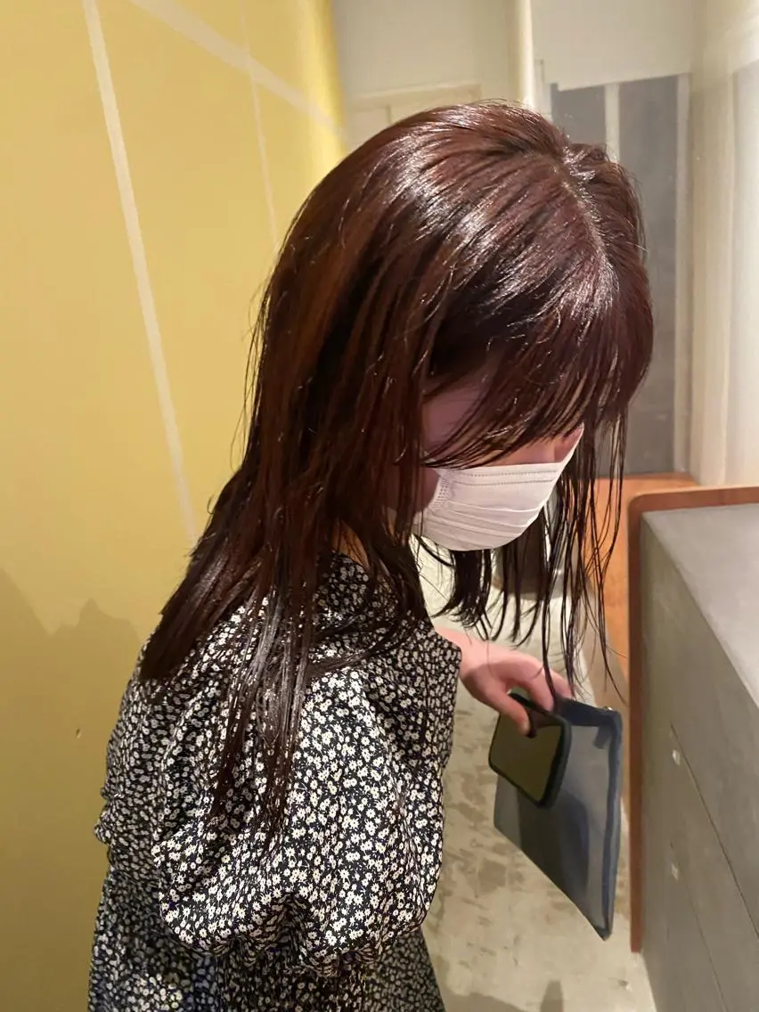 ミディアム カラー ブラウンカラー ピンクカラー ピンクブラウン 砂原 ひよりのヘアスタイル