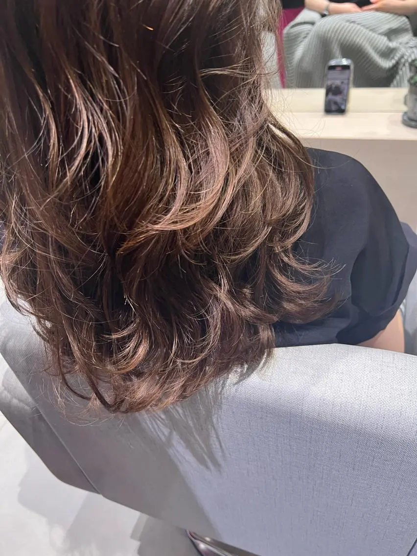 セミロング パーマ 谷口 晃のヘアスタイル